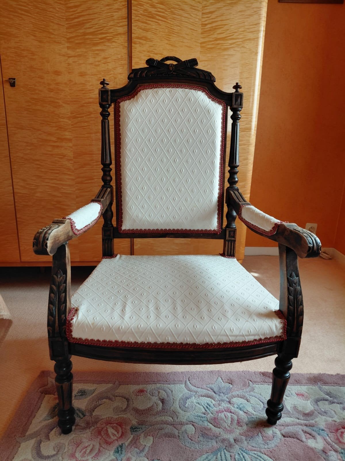couleur blanc. Fauteuil d'époque en excellent état, Enlèvement ou Envoi