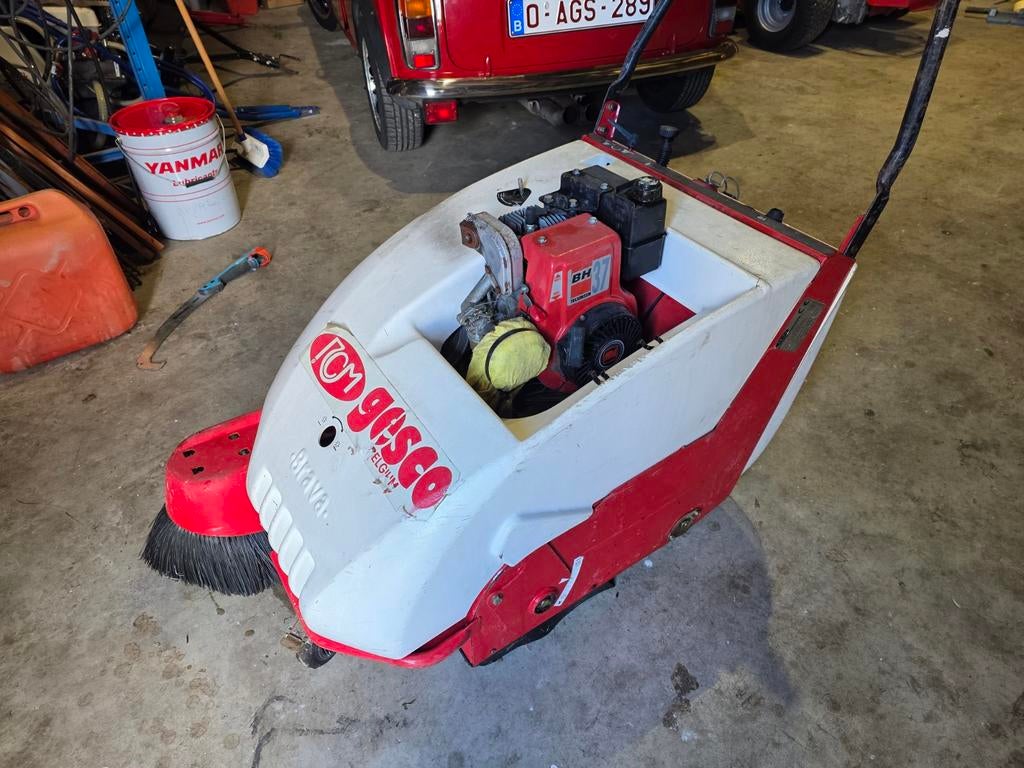 Veegmachine, Ophalen