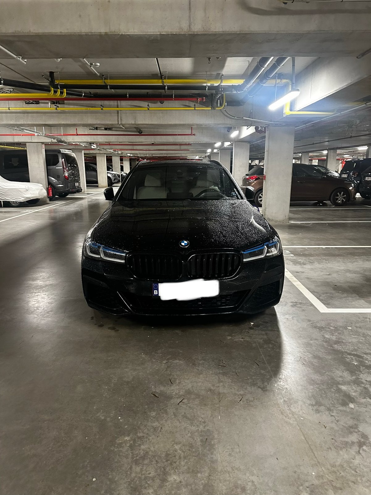 Touring 520D LASER/ HARMAN KARDON / PANO, Auto's, BMW, Automaat, Achterwielaandrijving, Lane Keeping Assist, Zwart