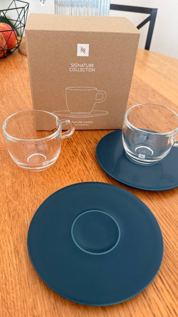 2 tasses + sous tasses Nespresso signature collection lungo, Huis en Inrichting, Ophalen of Verzenden, Nieuw, Glas, Kop(pen) en/of Schotel(s)