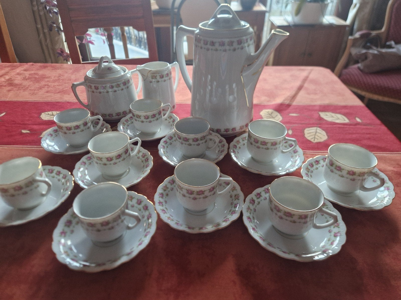 Charmant service à moka en porcelaine pour 10 personnes., Enlèvement ou Envoi