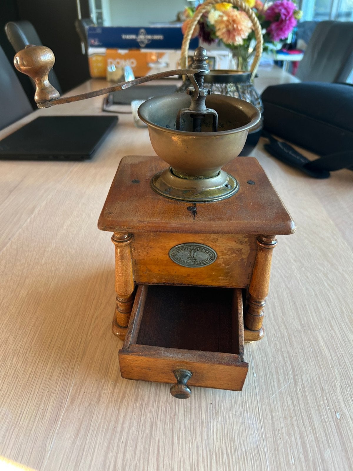 Antiek koffiemolen, Antiek en Kunst, Ophalen