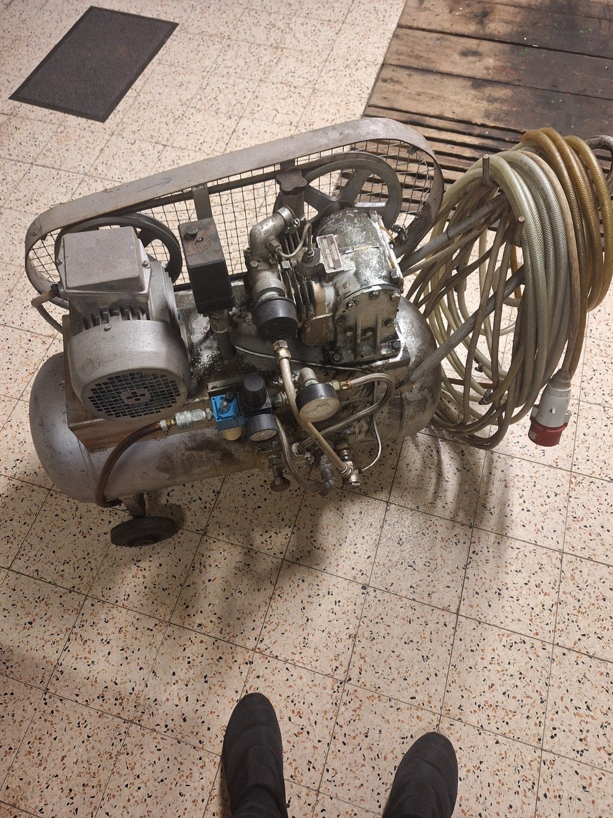 compressor, Ophalen, Gebruikt, 6 tot 10 bar, 25 tot 100 liter