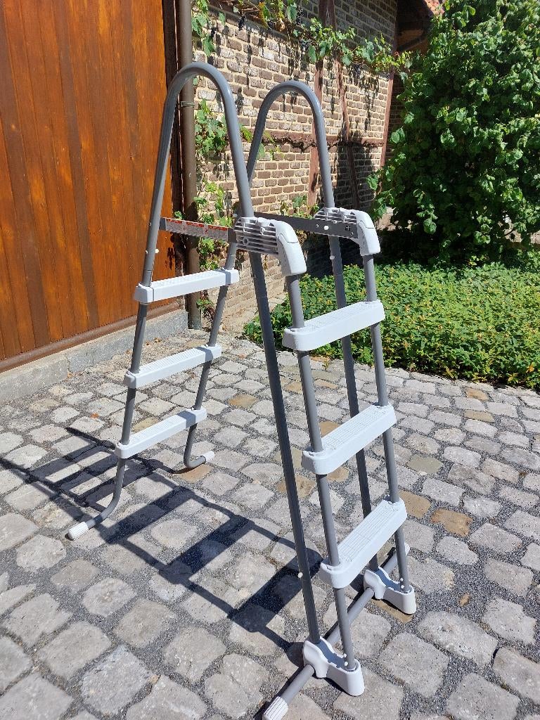 Zwembad ladder intex - 3 treden, Ophalen, Zo goed als nieuw, Ladder