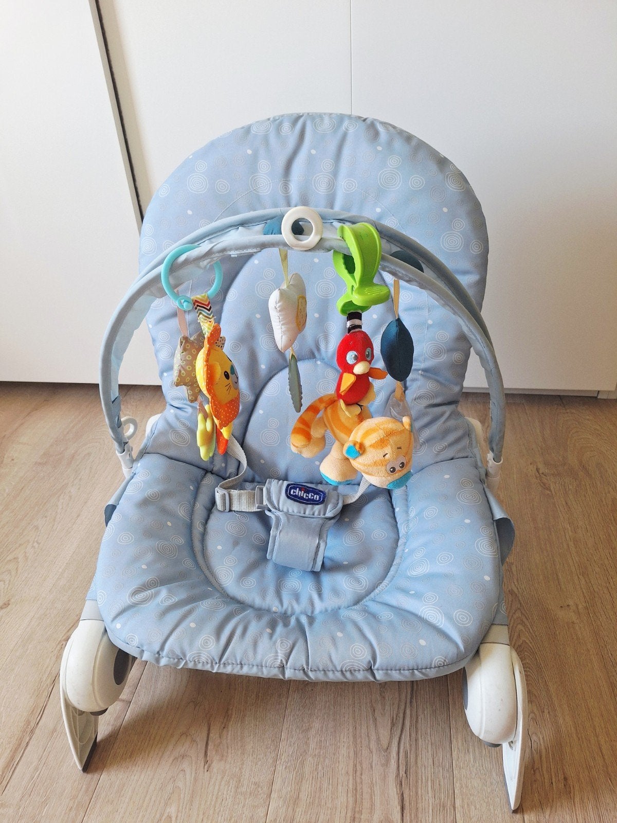 Chicco wipstoeltje met speelboog, Kinderen en Baby's, Wipstoeltjes, Ophalen, Wipstoel, Chicco