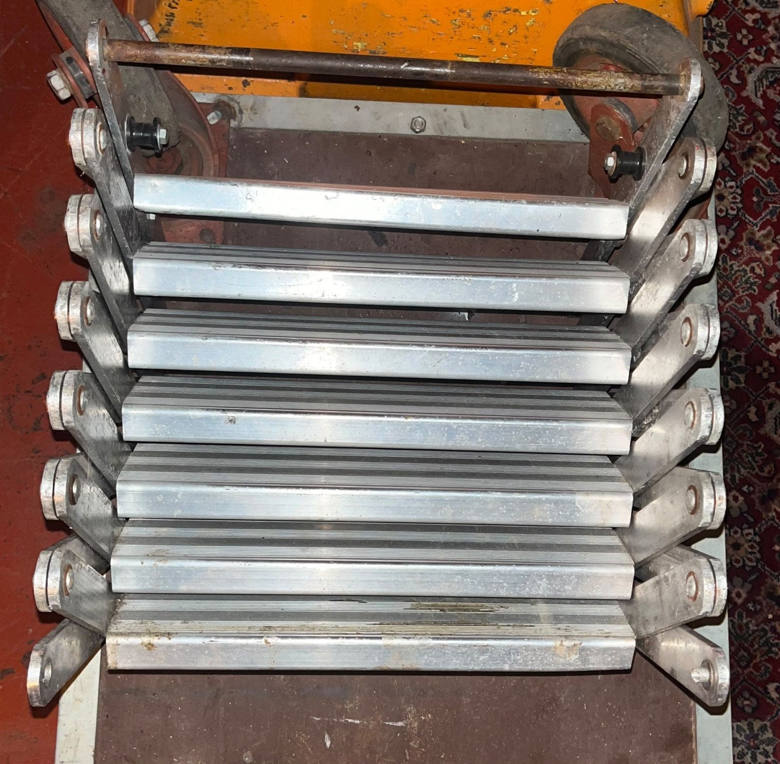 zoldertrap / uitschuifbare trap, Ophalen