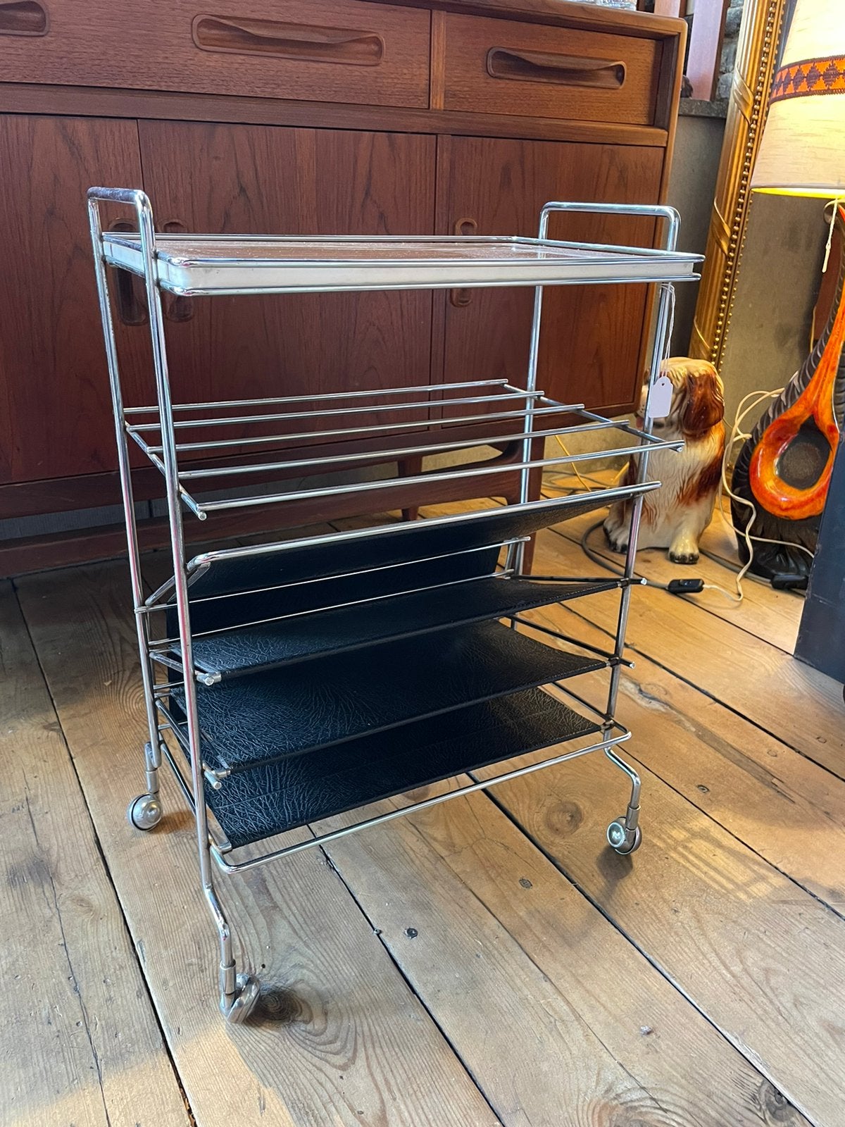 Krantenrekje trolley chrome Vintage, Ophalen of Verzenden, Zo goed als nieuw, Vintage, Leer