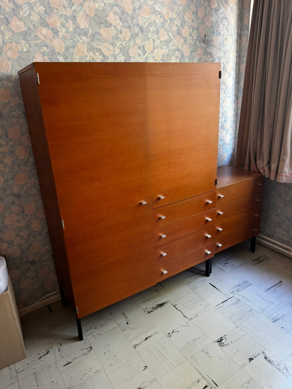 Vintage kasten Pierre Guariche, Huis en Inrichting, Kasten | Dressoirs, Ophalen, Zo goed als nieuw