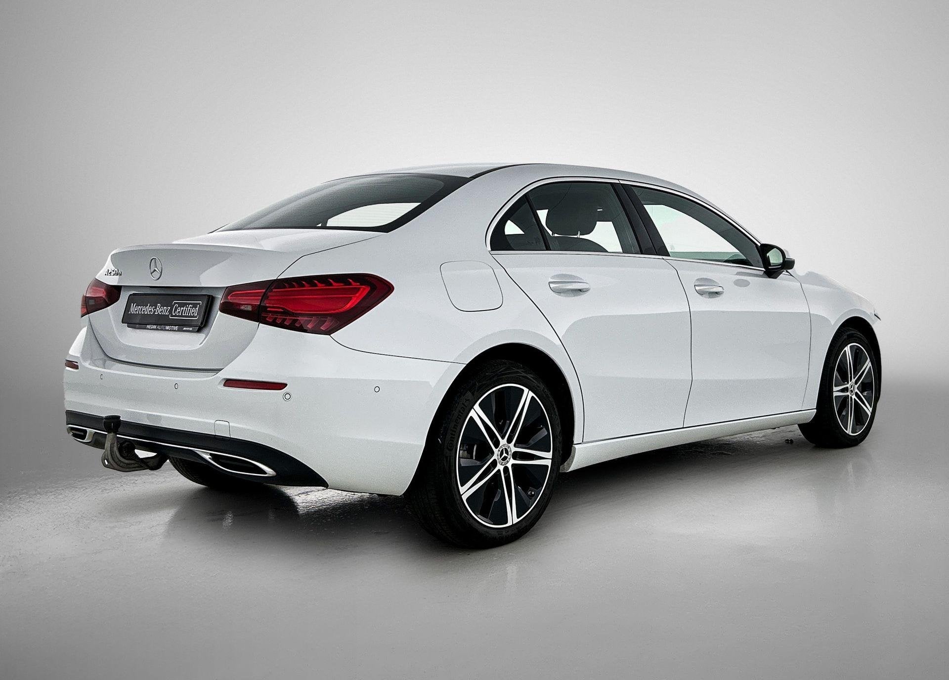 Mercedes-Benz A-klasse 250 e Berline Luxury Line | Trekhaak, Auto's, 4 deurs, Stof, Gebruikt, Euro 6