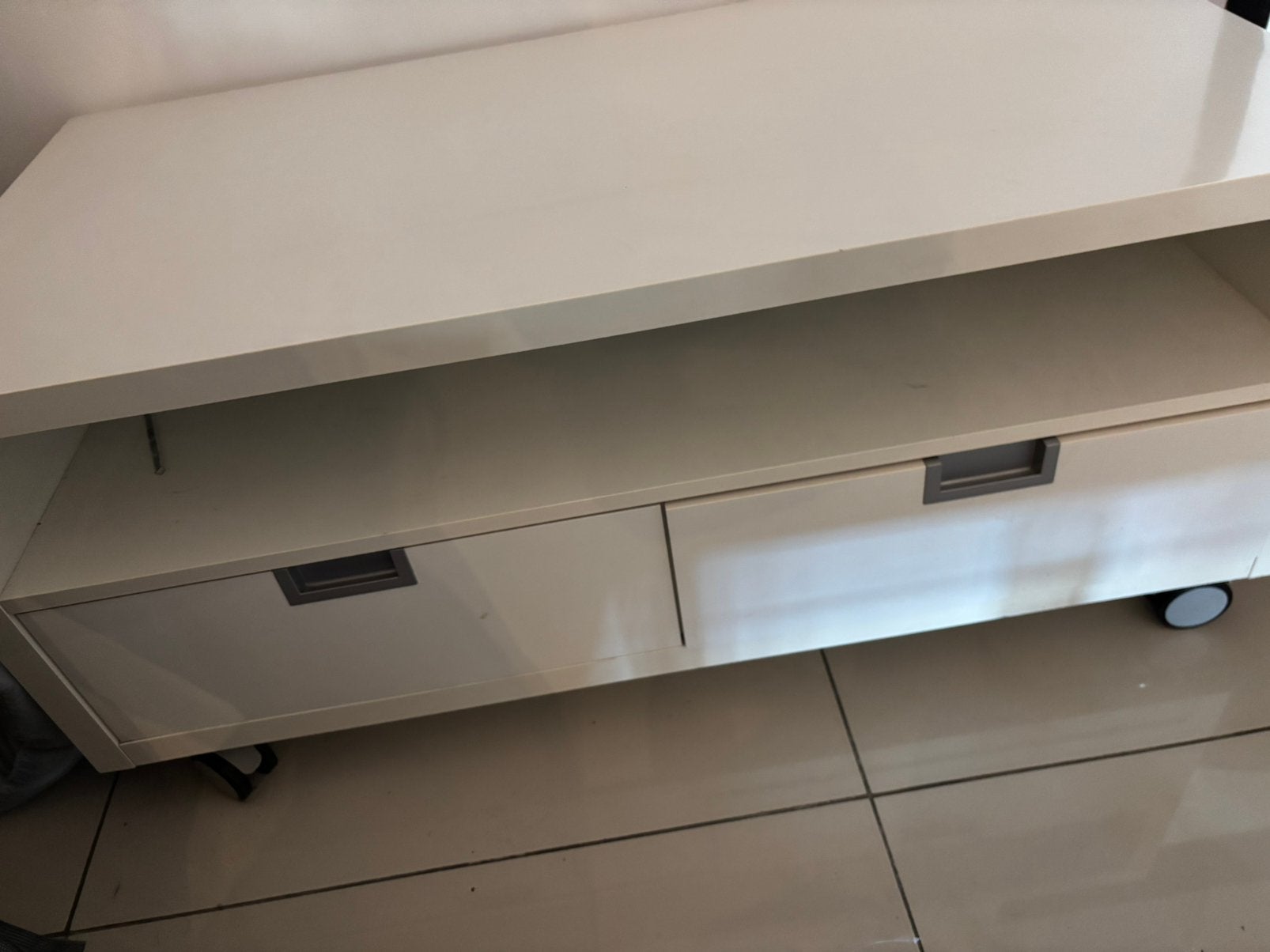 tv kastje op wieltjes, Huis en Inrichting, Ophalen, Zo goed als nieuw