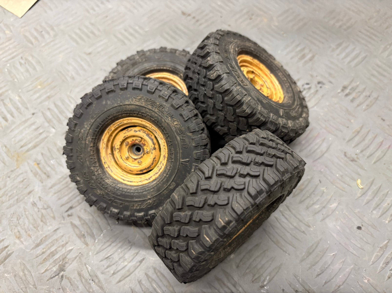 Metalen RC Crawler velgen met banden 1/10, Hobby en Vrije tijd, Ophalen of Verzenden, Gebruikt