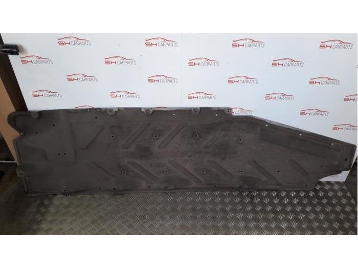 Plaque de protection sol d'un Mercedes B-Klasse, 3 mois de garantie, Utilisé, -, -