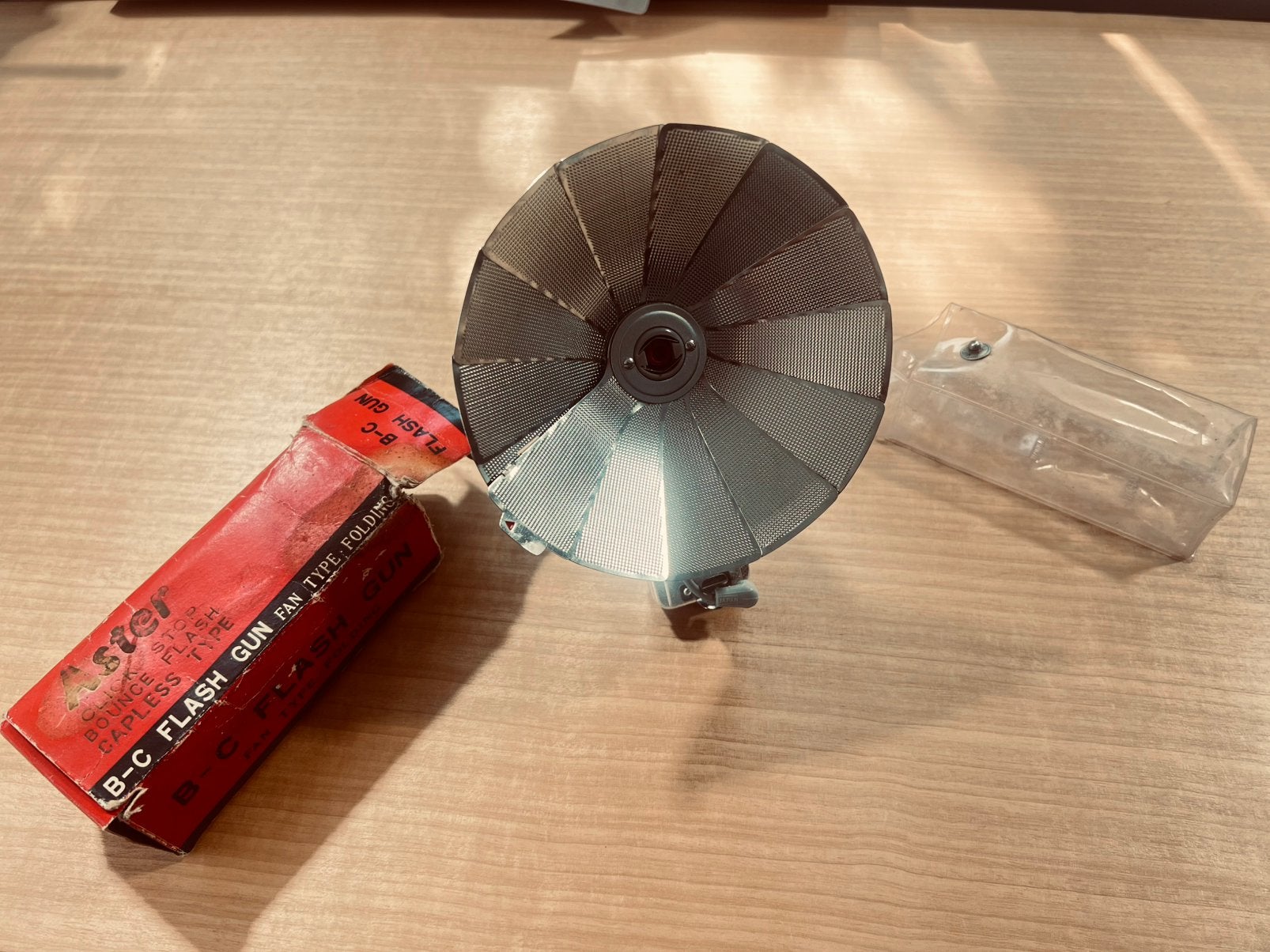 vintage Folding flitser Aster B-C Flash Gun Fan Type, Ophalen of Verzenden, 1960 tot 1980, Flitser