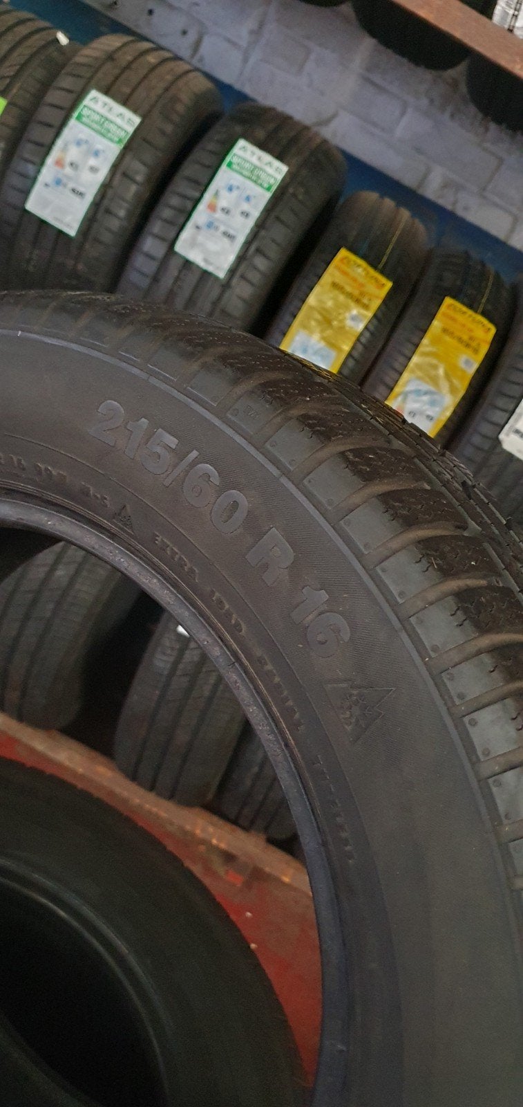215/60R16 CONTINENTAL TOP QUALITÉ avec montage et équilibrag, Autos : Pièces & Accessoires