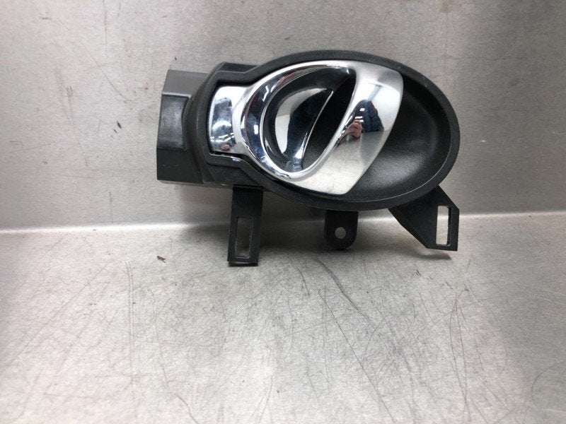 POIGNEE EXTERIEURE AVANT GAUCHE Nissan Juke (F15), Utilisé, Avant, Nissan