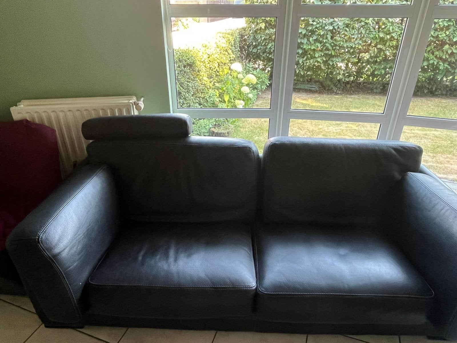 2 zwarte leren zetels, Huis en Inrichting, Ophalen, Zo goed als nieuw, Rechte bank, Leer