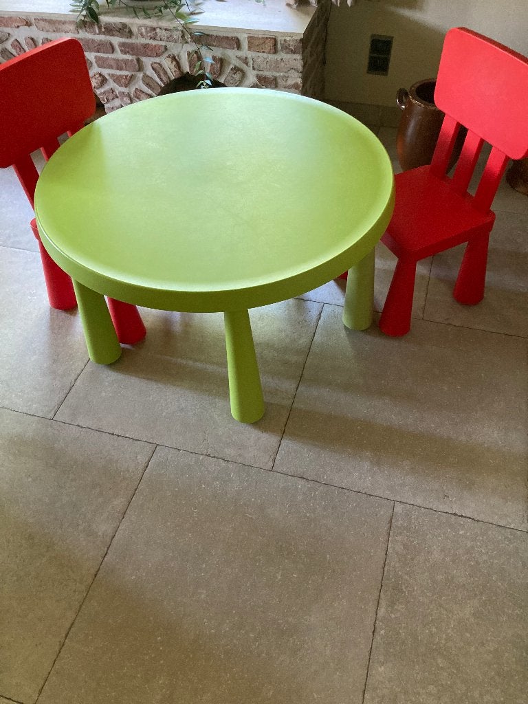 Mammut Ikea kindertafel met stoeltjes, Kinderen en Baby's, Ophalen, Zo goed als nieuw