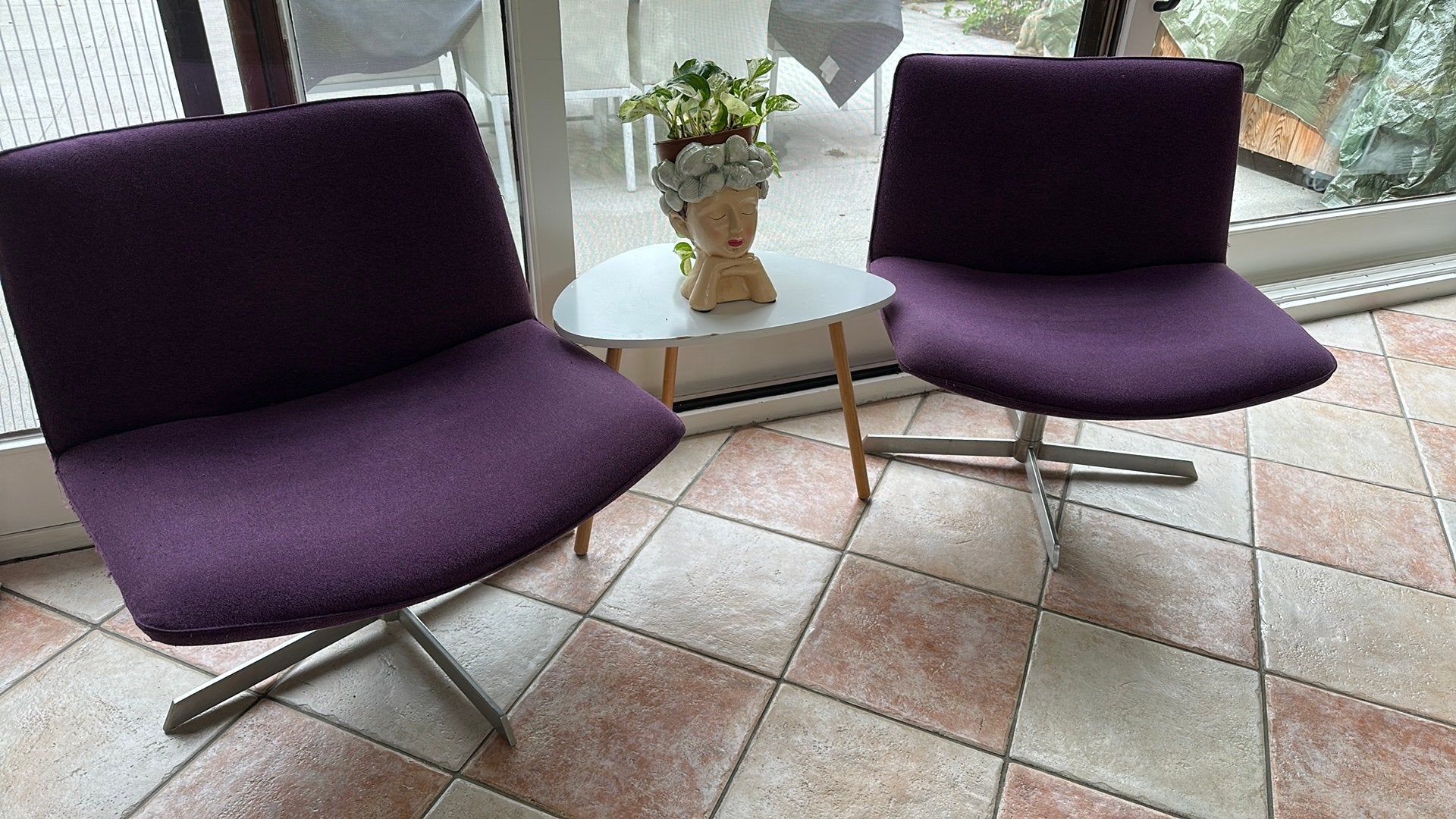 2 lage stoeltjes in paars 70 breed 78 hoog, Huis en Inrichting, Ophalen, Gebruikt