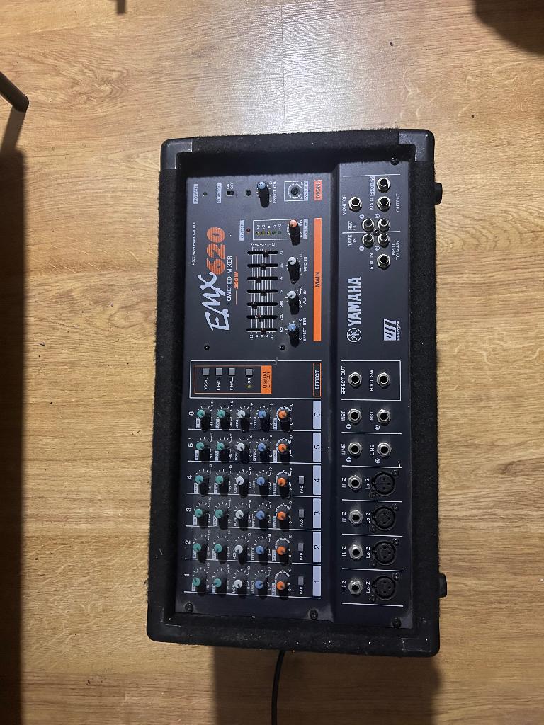 Yamaha EMX620 Powered Mixer, Enlèvement, Utilisé, 5 à 10 canaux
