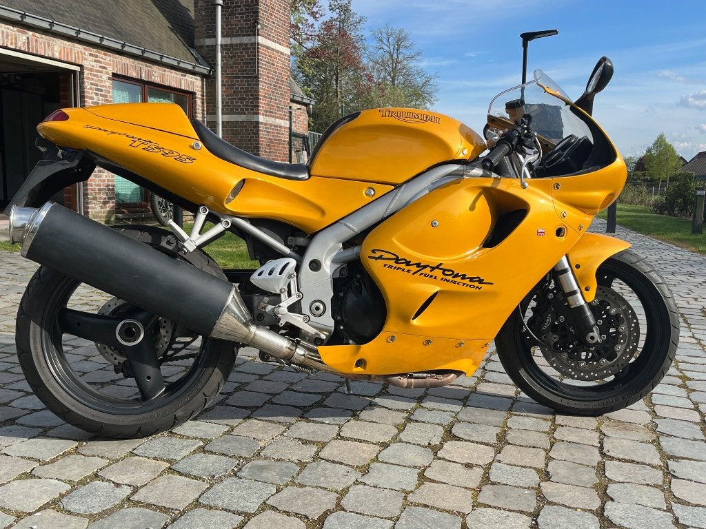 Triumph Daytona T595