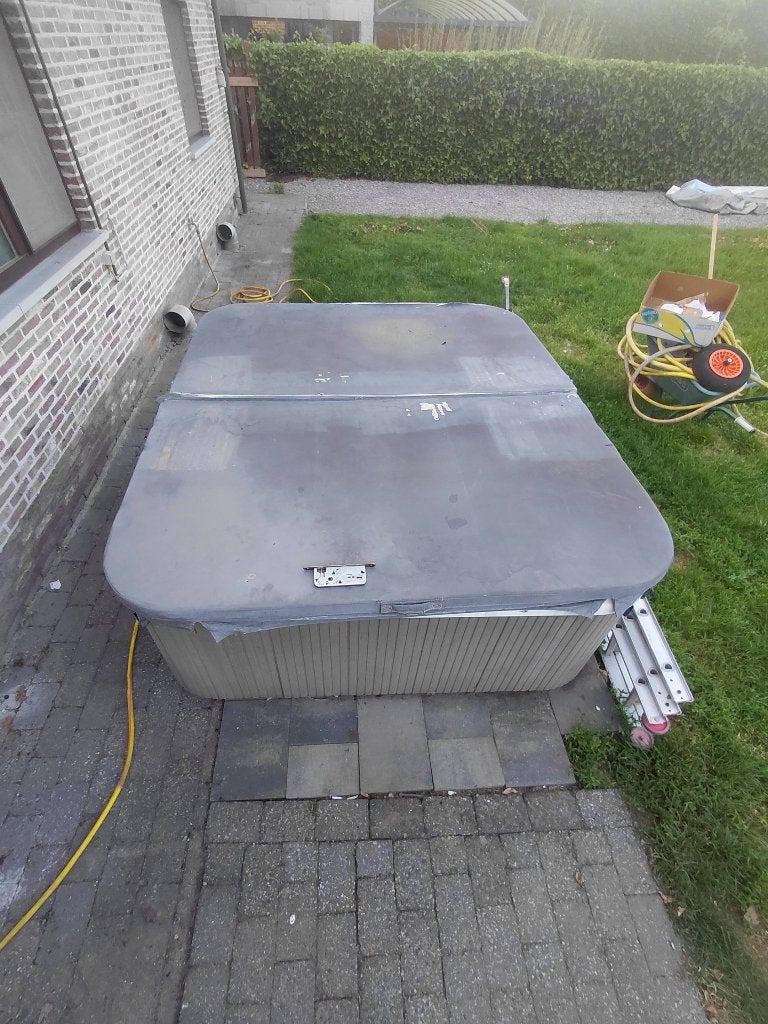 Jacuzzi, Jardin & Terrasse, Enlèvement, Utilisé, Escalier, Fixé