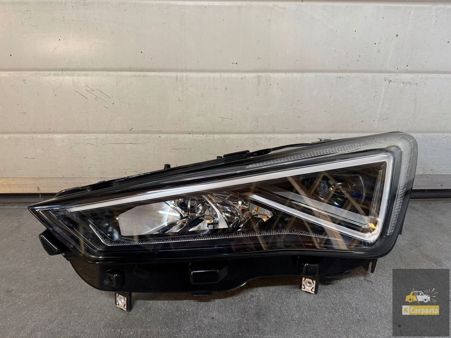 5fj941773b, Phare avant gauche LED complet Seat Tarraco NEUF, Autovia A-2, Km 585 585
08760  Martorell, ES, SEAT S.A., Utilisé
