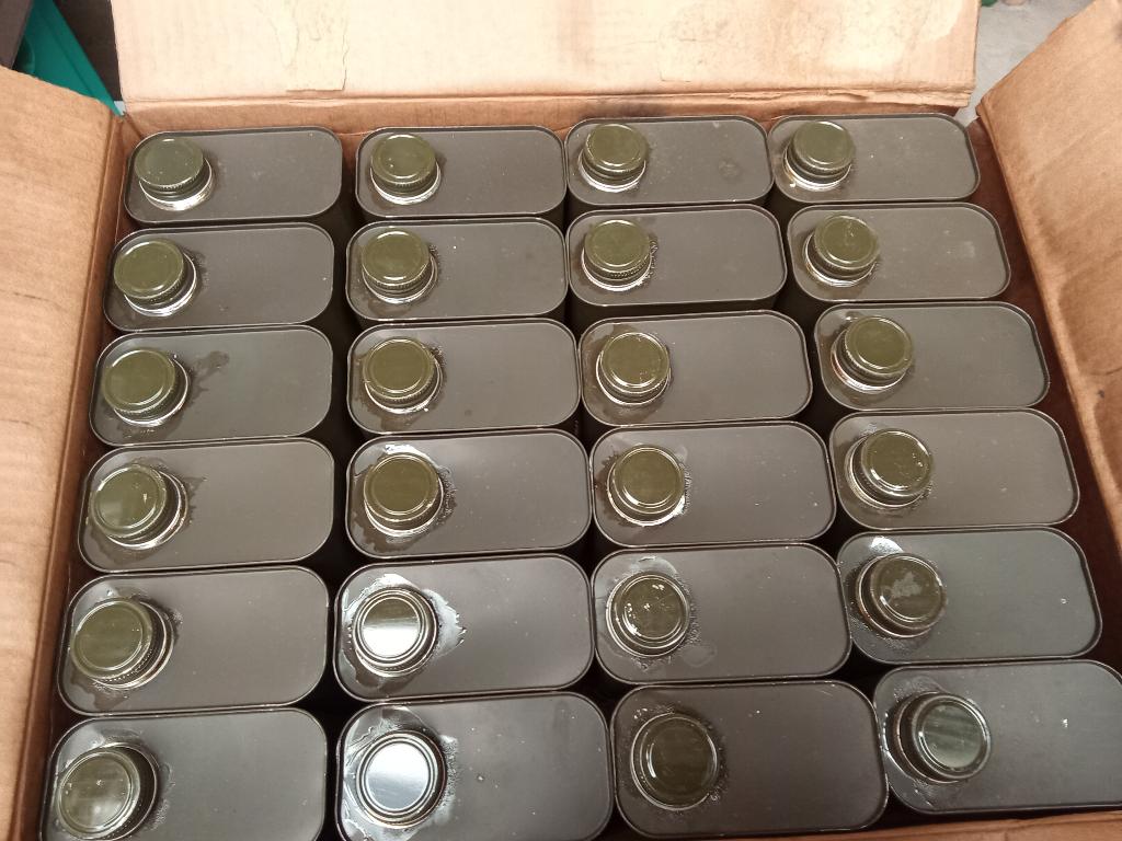 24 bibons huile lubrifiants pour armes ou pièce mécanique, Enlèvement