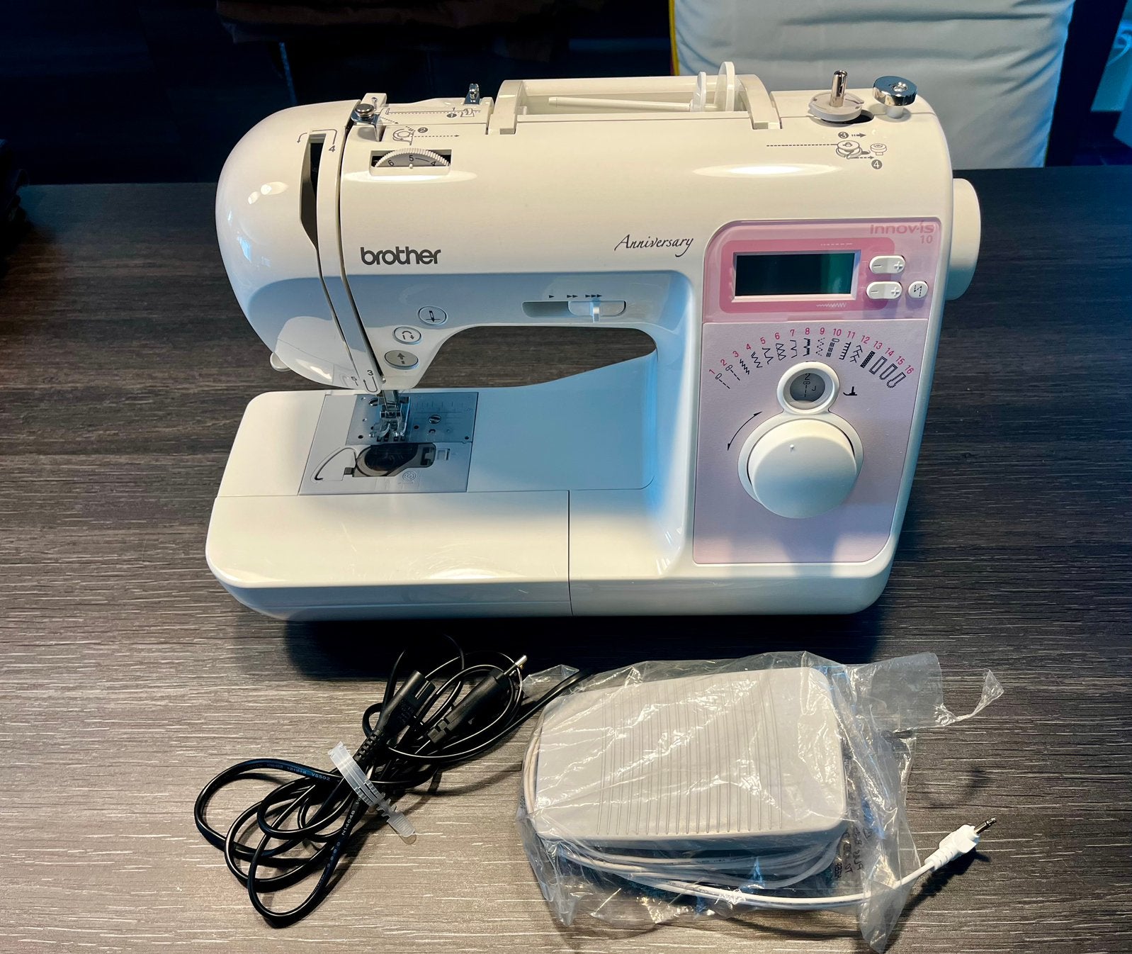 Brother Innov-is 10 Anniversary Naaimachine, Ophalen, Zo goed als nieuw