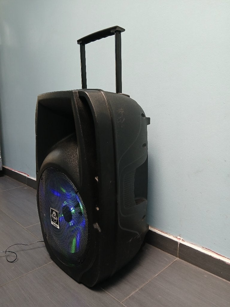 À vendre ; grand baffe usb etc, TV, Hi-fi & Vidéo, Autres marques, Enceinte portable, 60 à 120 watts, Enlèvement