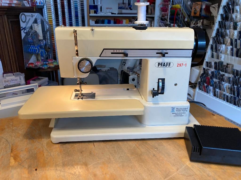 Pfaff 297-1 "Stretch" naaimachine, Ophalen, Gebruikt, Naaimachine, Pfaff