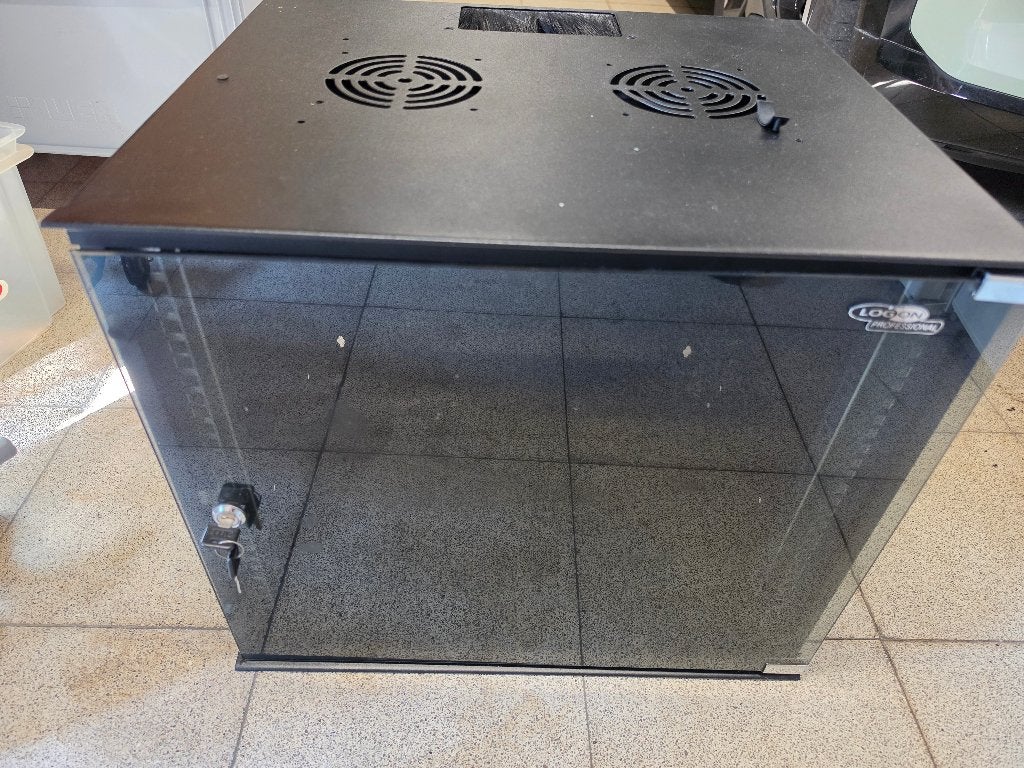 8U hoog muur netwerk rack, Ophalen, Gebruikt