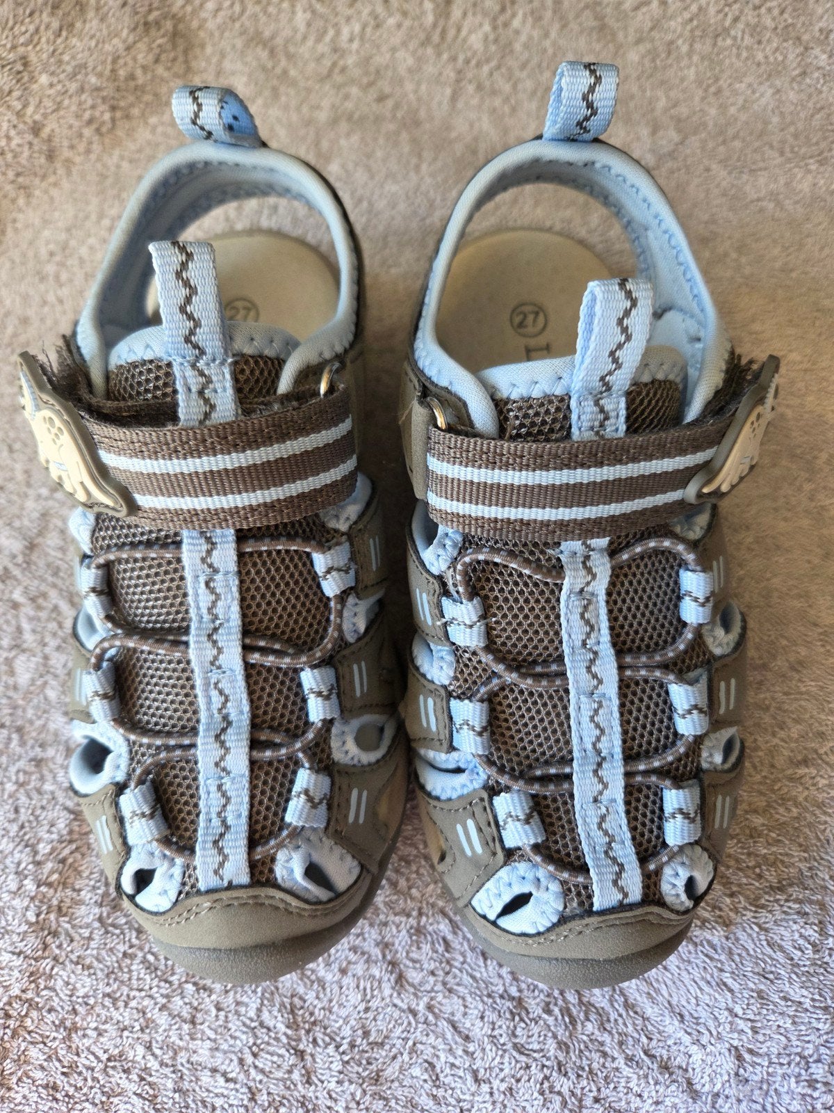 Nieuwe sandalen, Ophalen