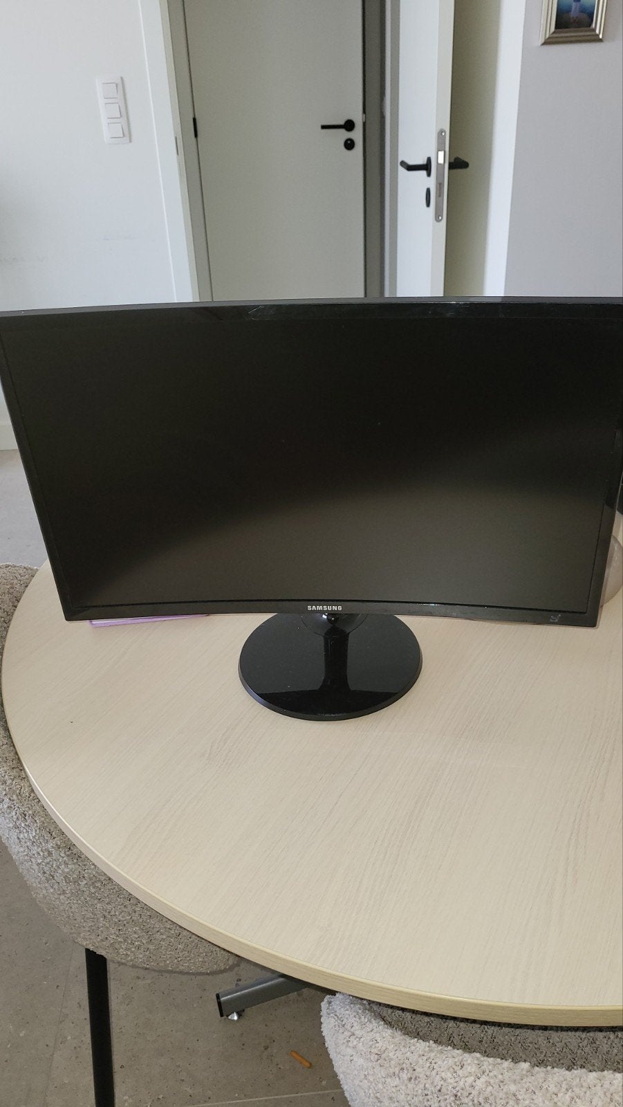 Moniteur incurvé Samsung, Enlèvement