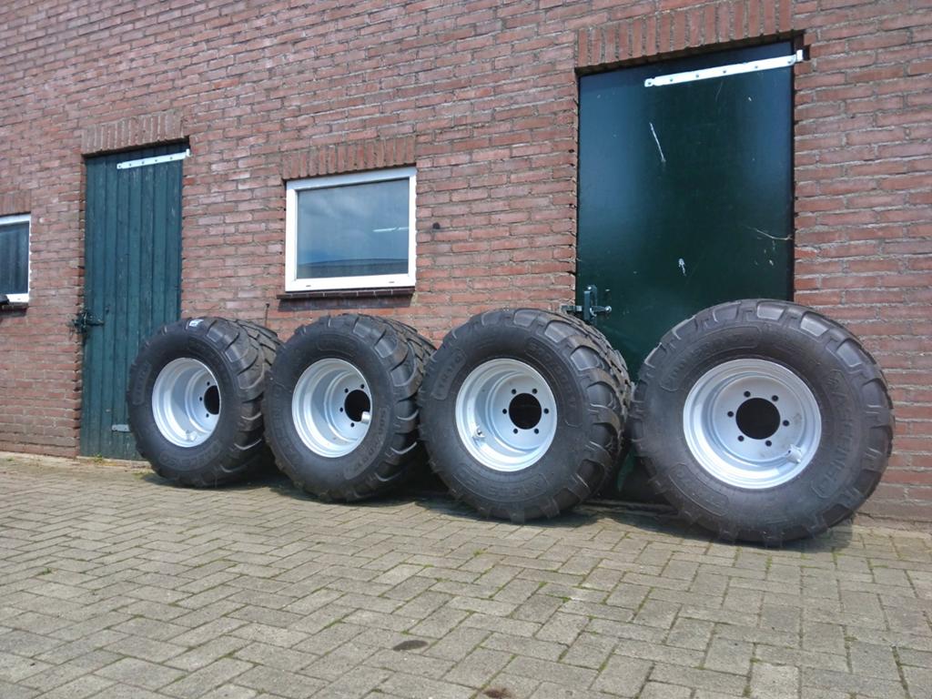 500/50R17 landbouwbanden op velg kipper/dumper/wagen/kar, Zakelijke goederen, Ophalen