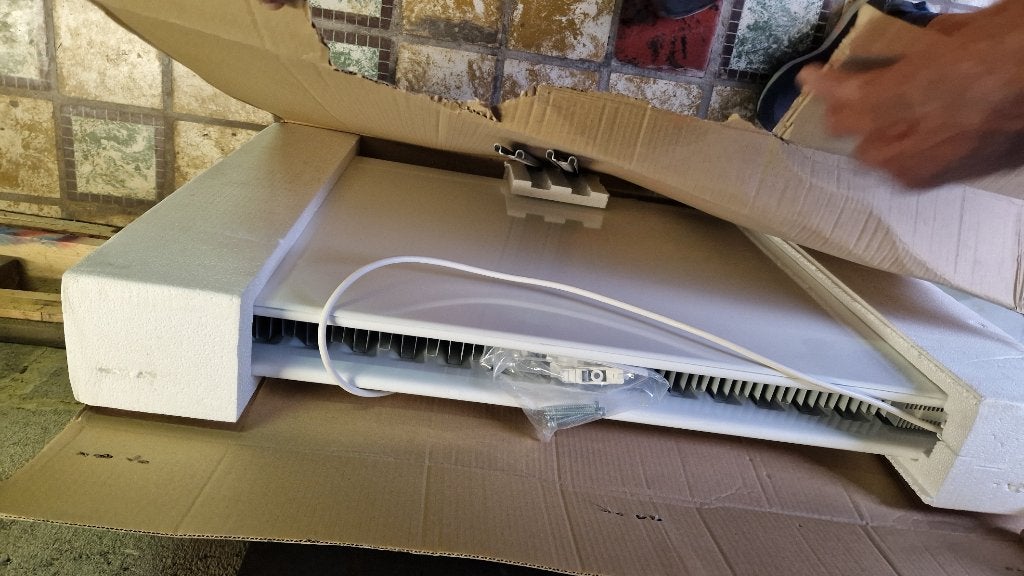 Radson YALI P - elektrische radiatior 1500W - nieuw, Ophalen, 30 tot 80 cm, Radiator, Nieuw