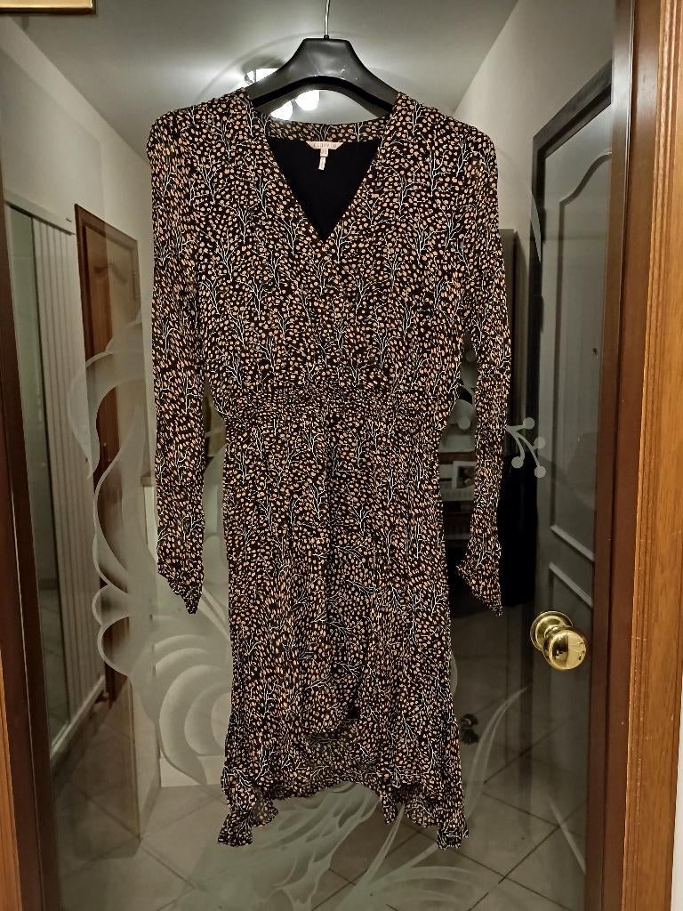 Leuke jurk van Esqualo zwart met bruine blaadjes, Taille 38/40 (M), Enlèvement ou Envoi, Au-dessus du genou, Esqualo