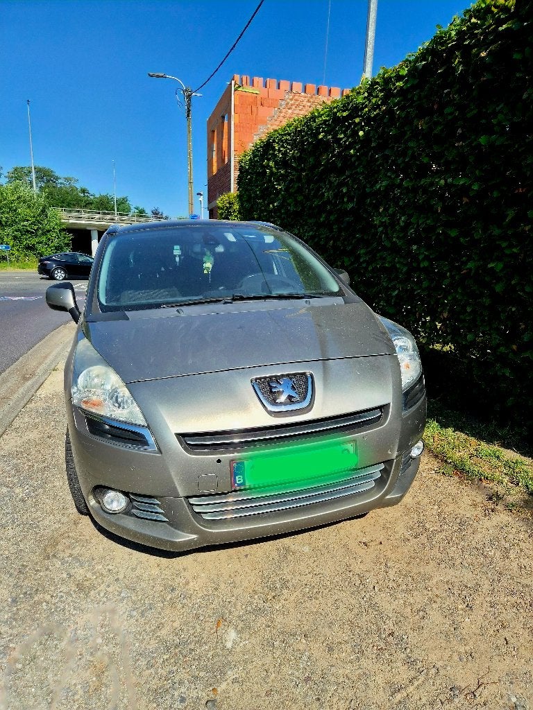 Peugeot 5008 1.6 hdi automaat (defect) meeneemprijs, Euro 5, Zwart, 1600 cc, Diesel