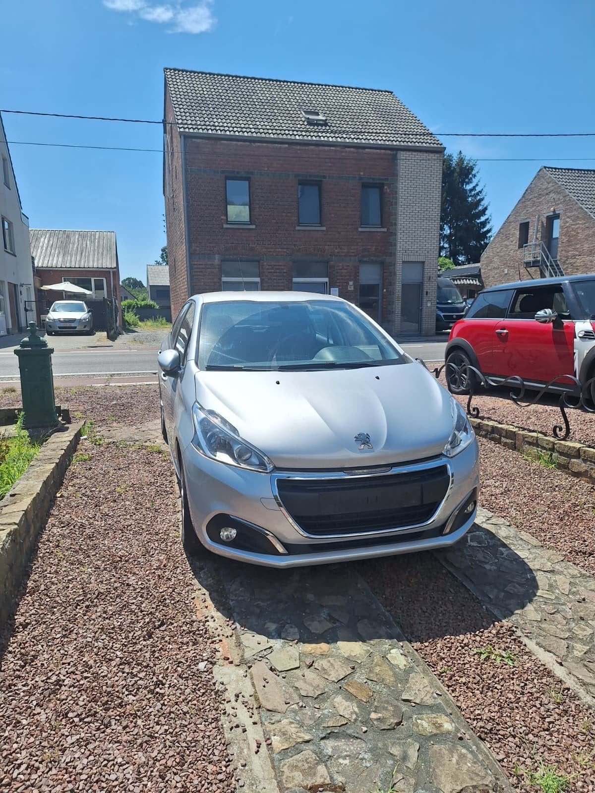 Peugeot 208  1.2 Benzine 2016 80000km, Argent ou Gris, Achat, Euro 6, 5 portes