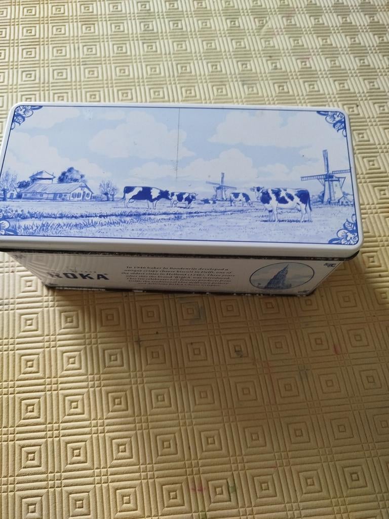 Boite de collection en métal de la marque ROKA., Biscuits