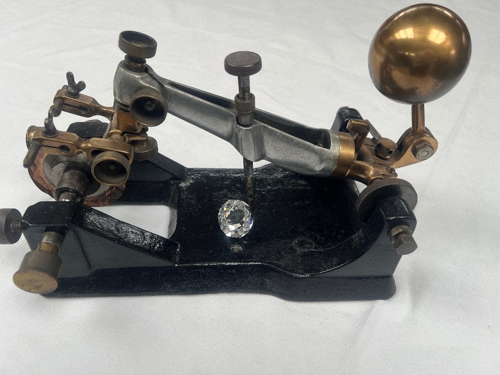 Antieke diamant zaagmachine, Ophalen