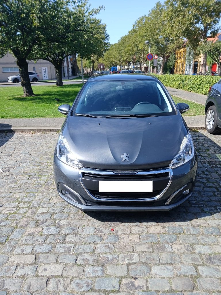 Peugeot 208 1.2 benzine 82 PK, Autos, Peugeot, Argent ou Gris, Achat, Boîte manuelle, Noir