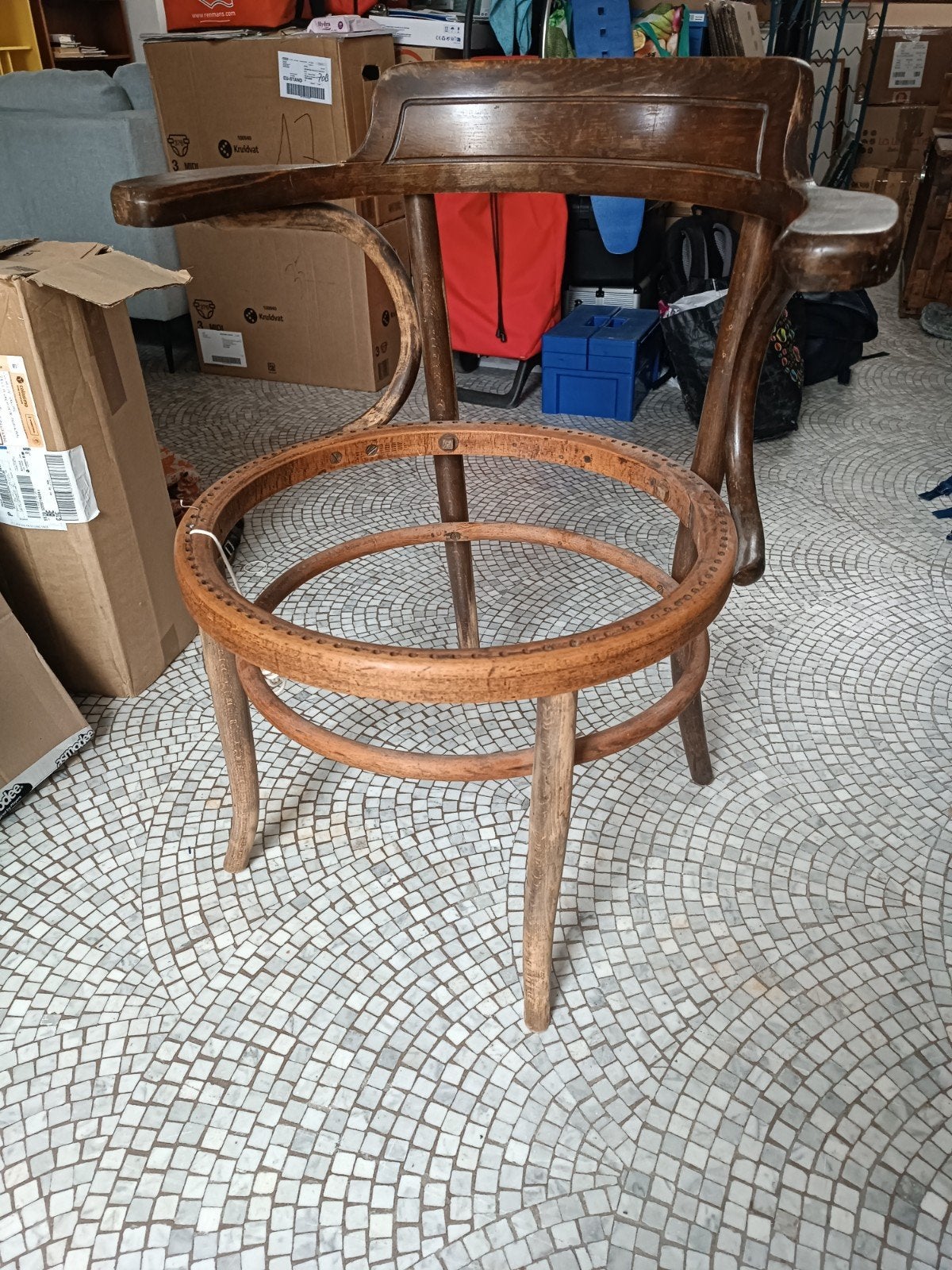 Fauteuil cané à restaurer, Enlèvement