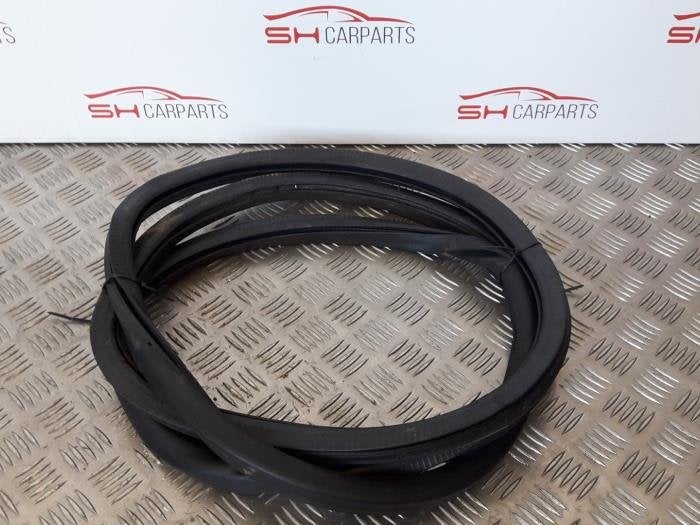 Portierrubber 4Deurs links-achter van een Volkswagen Golf Pl, Gebruikt, -, Volkswagen, -