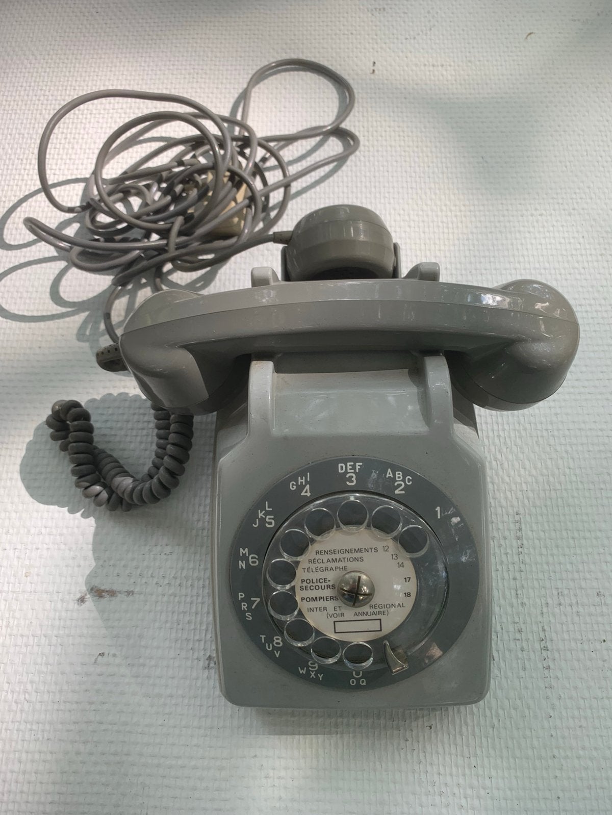 Vintage grijze draaitelefoon (nooit gebruikt), Ophalen, Zo goed als nieuw