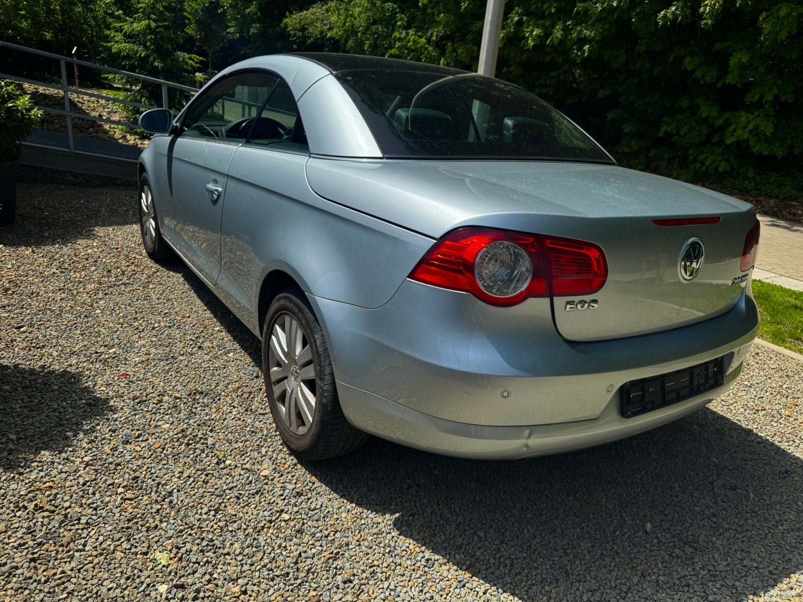 Volkswagen Eos 2.0 TDI cabrio, Auto's, Volkswagen, Zwart, 4 cilinders, Cabriolet, Leder