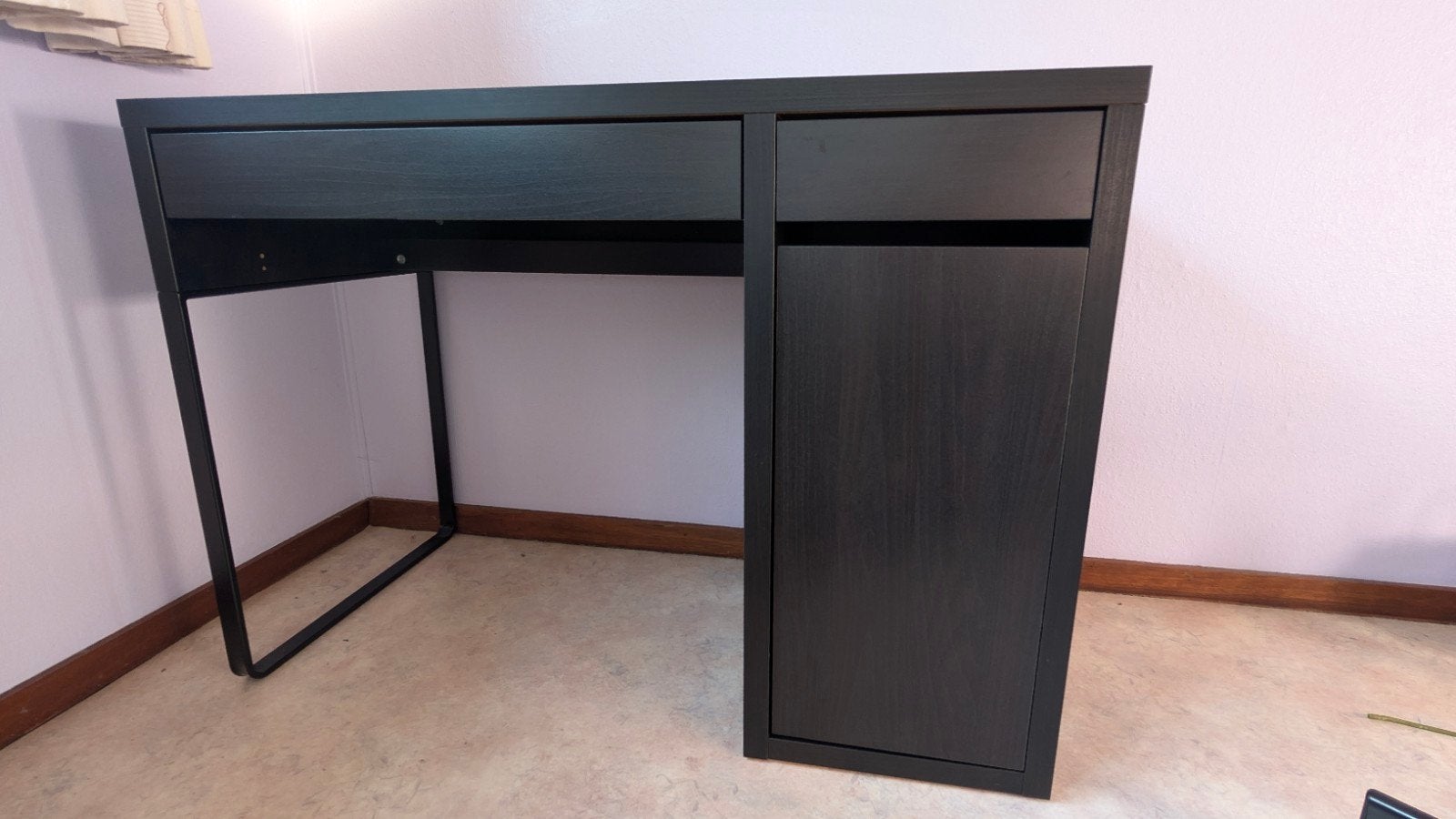 Bureau Ikea Micke noir et chaise pivotante noire comme neufs, Huis en Inrichting, Bureaus, Ophalen of Verzenden, Met wielen, IKEA