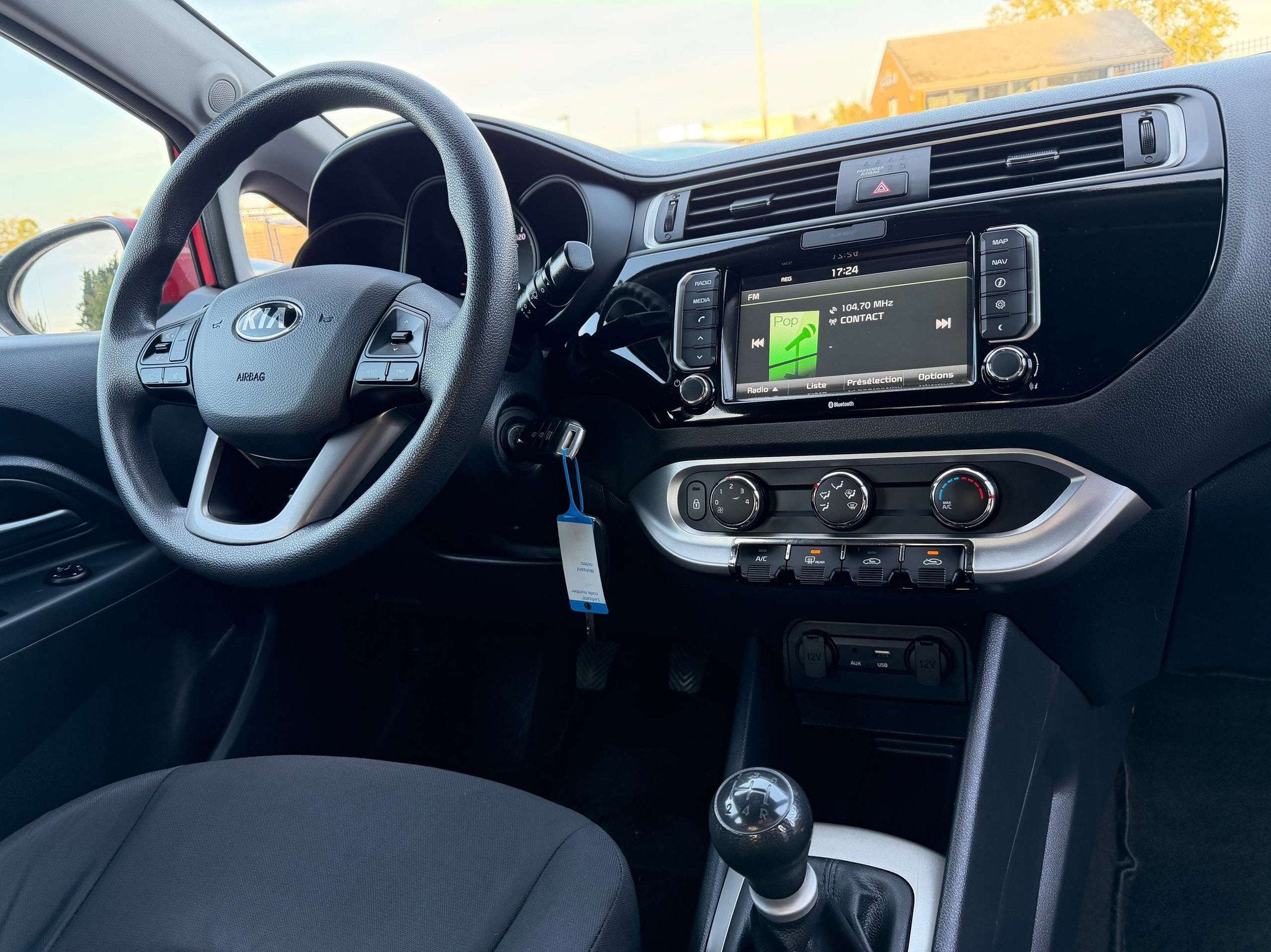 Kia Rio * 1.2i * GPS * AIRCO * CAMERA (bj 2017), Auto's, Stof, Gebruikt, 62 kW, Bedrijf