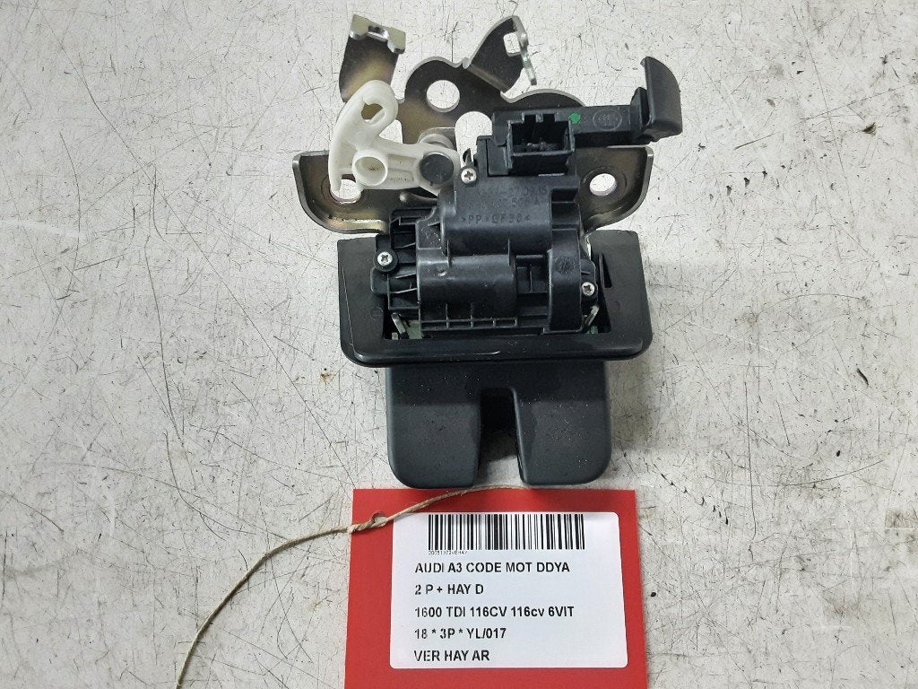 SERRURE COFFRE Audi A3 (8V1 / 8VK) (8R0827505A), Auto-Union-Straße  1,
85057  Ingolstadt, DE, Info@audi.de, Haillon arrière, Audi