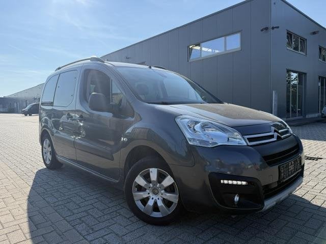 Citroën Berlingo 1.2 Benzine | Trekhaak | 5 zit | 1 JAAR GA, Autos, Citroën, Achat, 1295 kg, Entreprise, Boîte manuelle