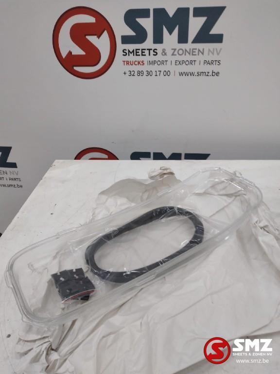 Koplampglas rechts mercedes atego, Nieuw, Mercedes-Benz, Verlichting